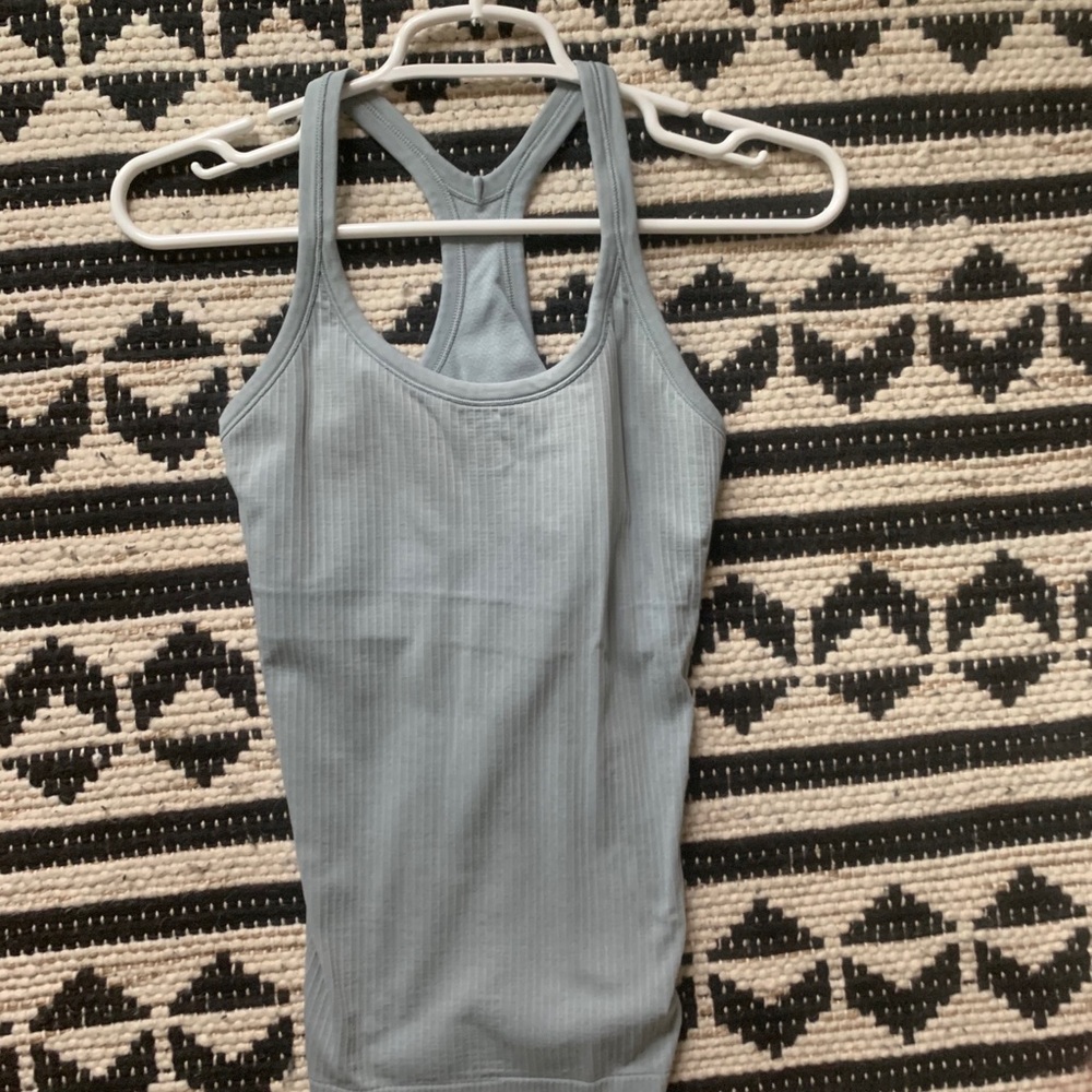 Lululemon tank
